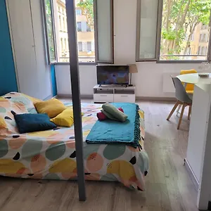 https://charmant-studio-avec-mezzanine.fr-provencehotel.com