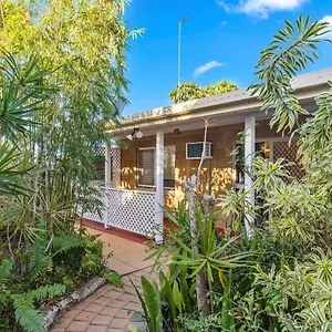 https://relaxed-living-at-the-poolside-bungalow.queenslandhotels.net